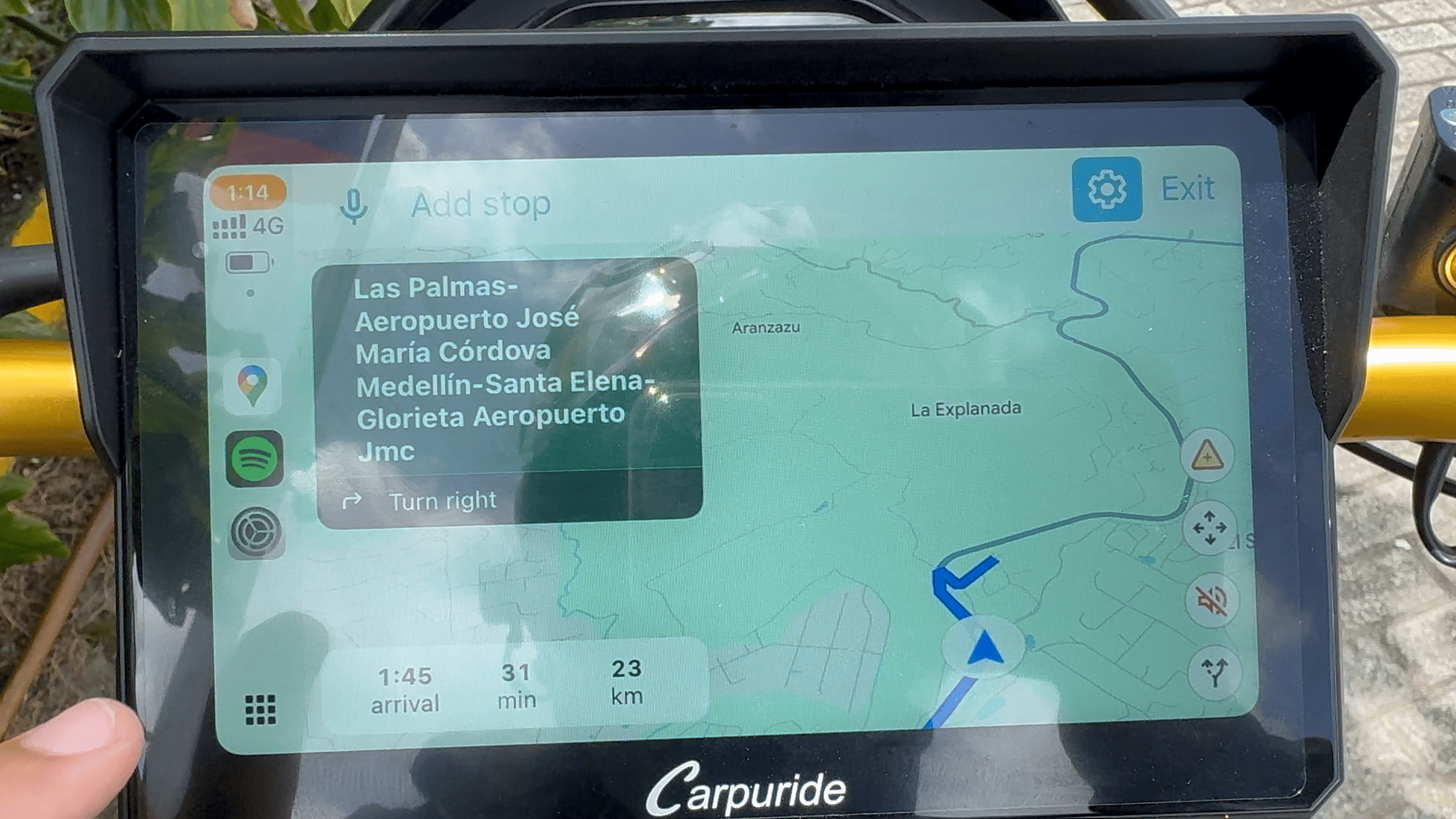 Carpuride W702 Pro Un Buñuelo en Moto