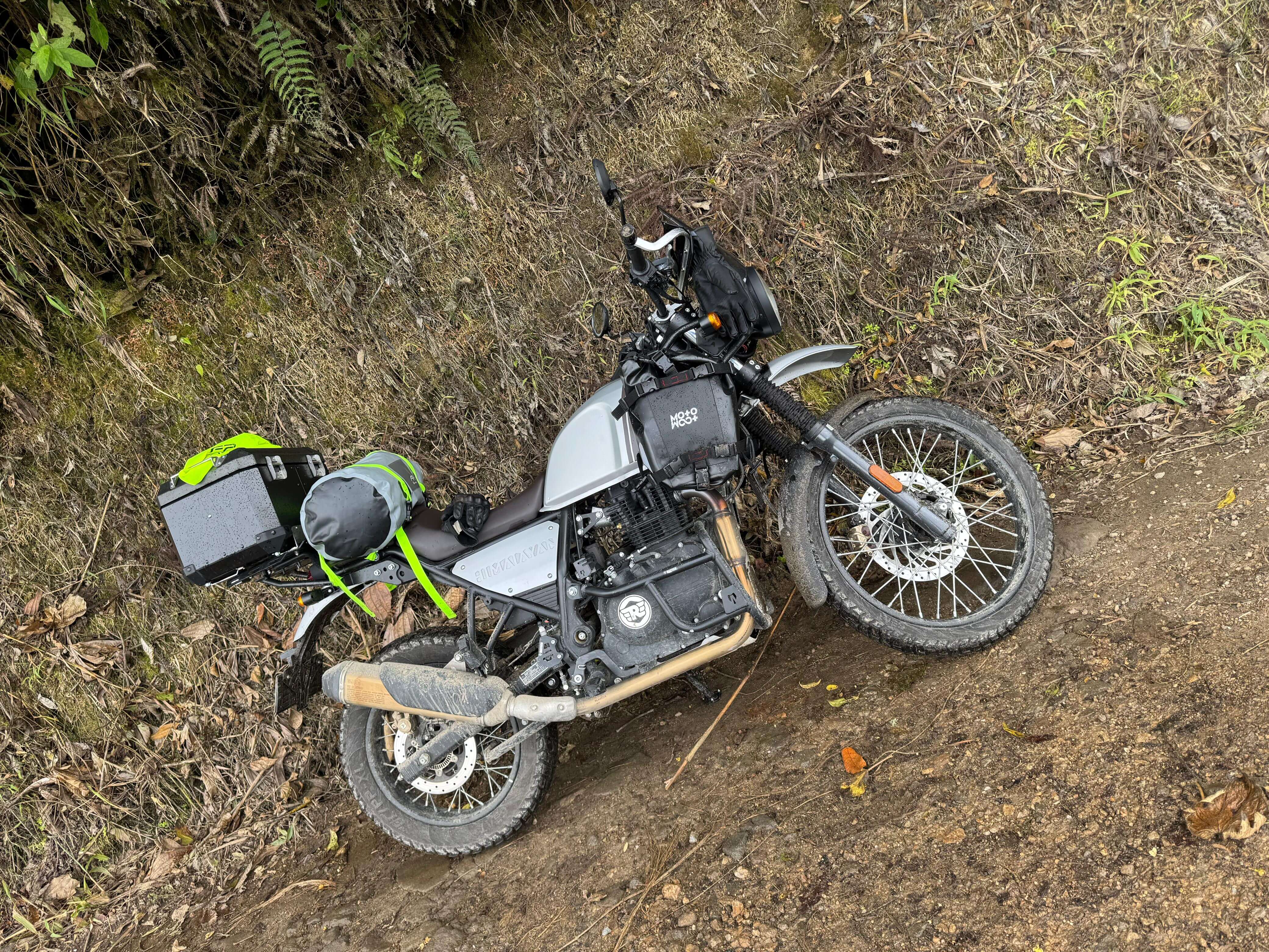 ¿Es la Himalayan 411 la moto perfecta para viajar por los paisajes Colombianos?